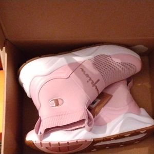 BNIB Size 6 ROSE GOLD CHAMPION RALLYS